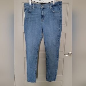 Levi's 721 Women's Light Blue Straight Leg Jeans